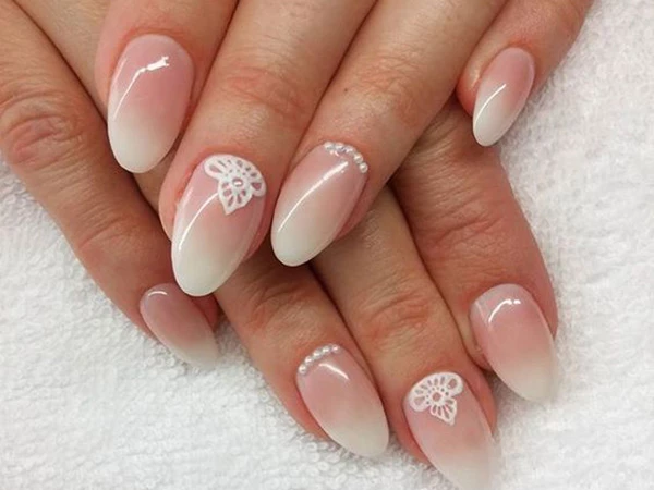unha encapsulada com glitter