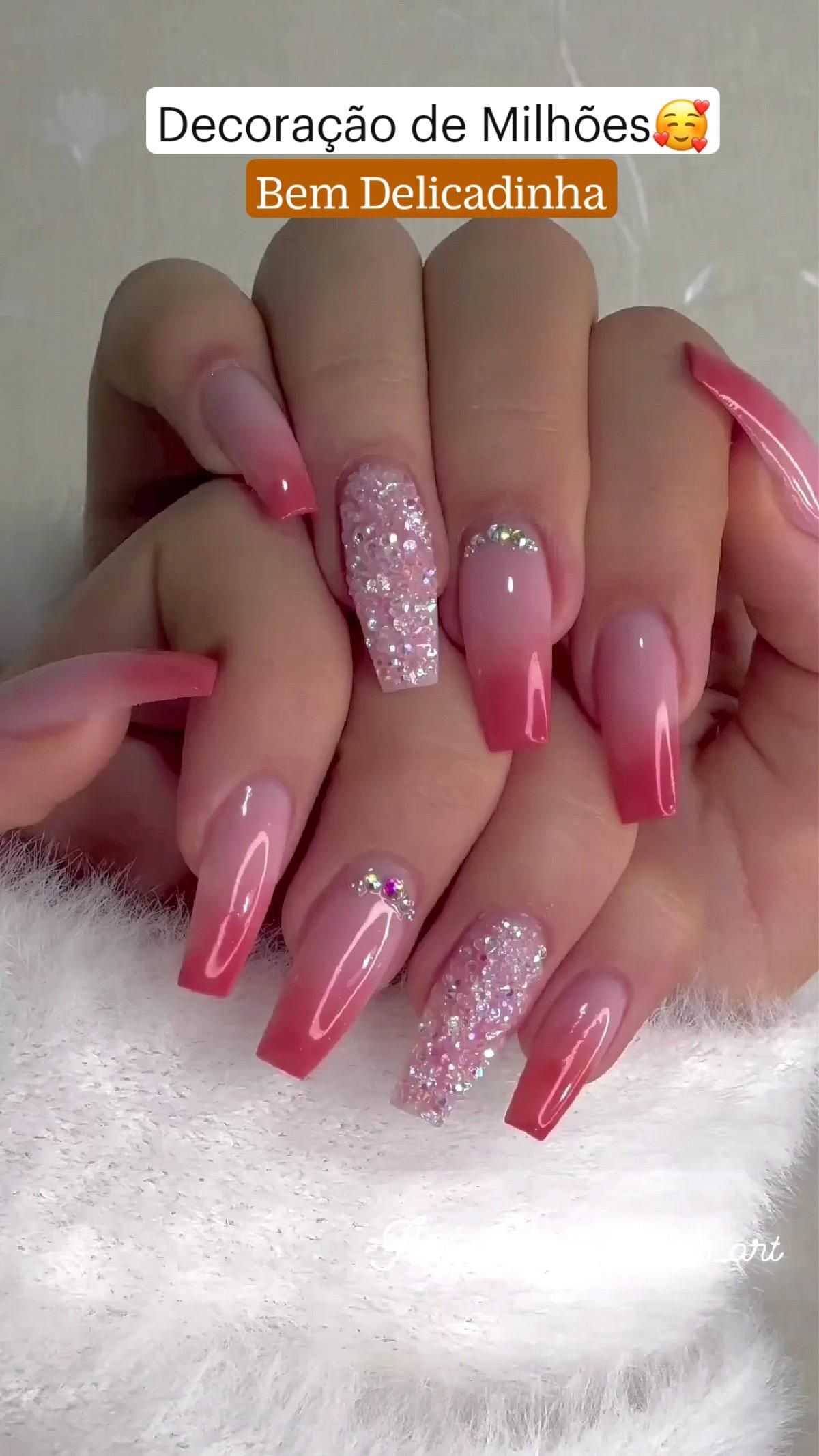 unha de gel rosa bebê decorada