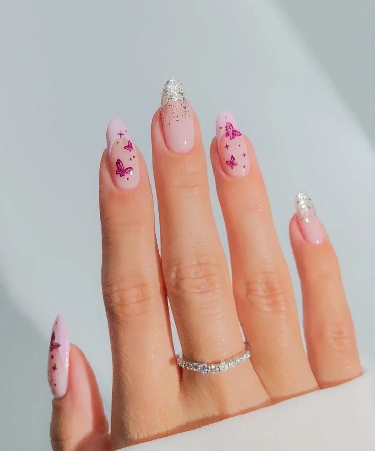 unha de gel rosa quartzo decorada