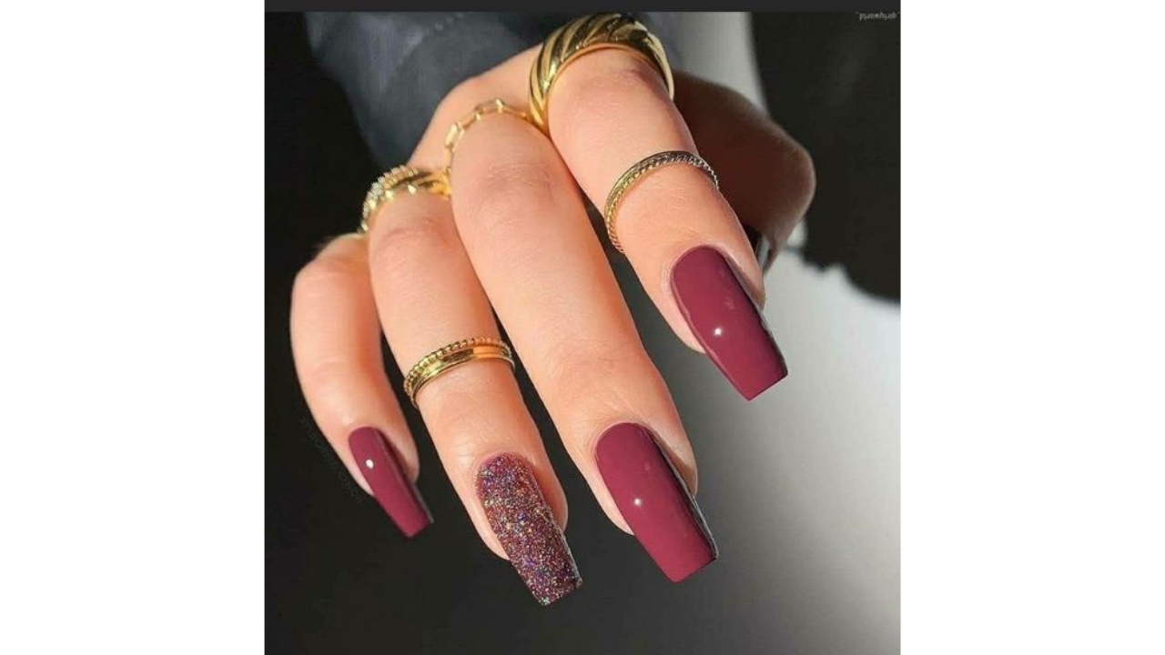 unha preta com glitter longa