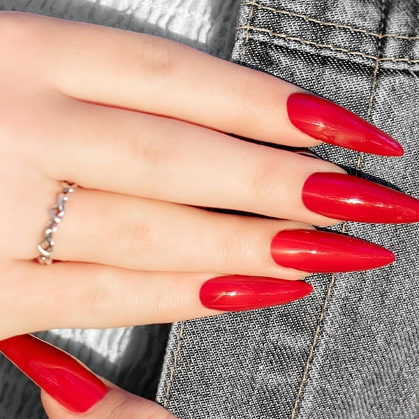 unha stiletto rosa