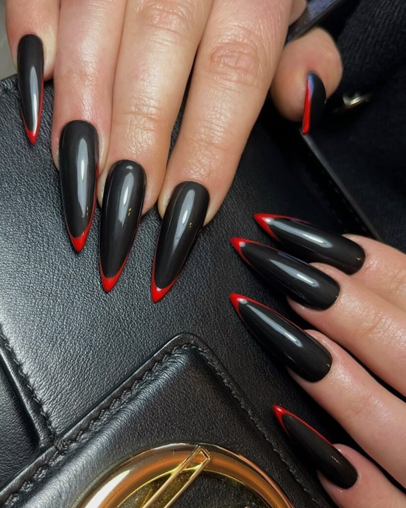 unha stiletto em tons pastéis