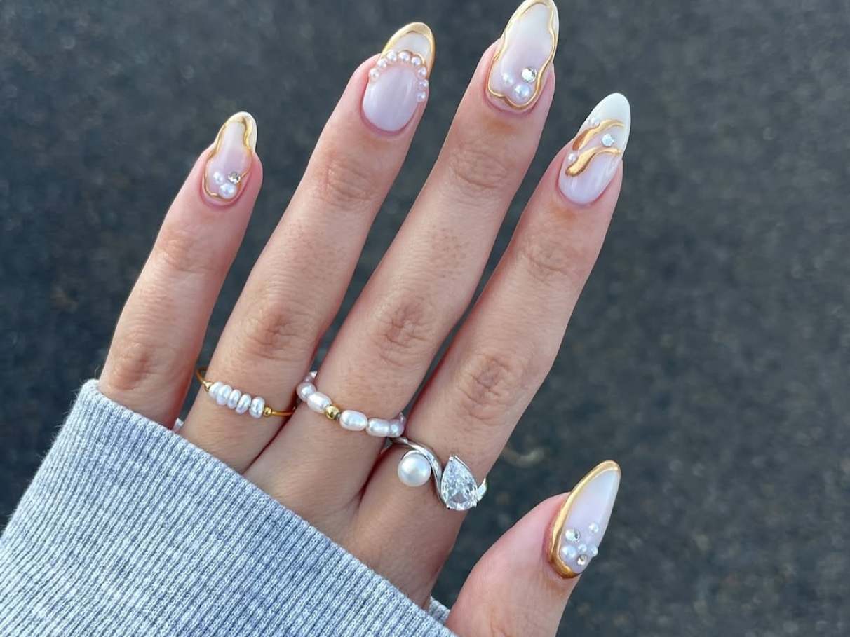 unhas almond delicadas para noivas