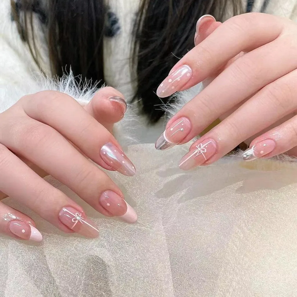 unhas almond delicadas com efeito ombré