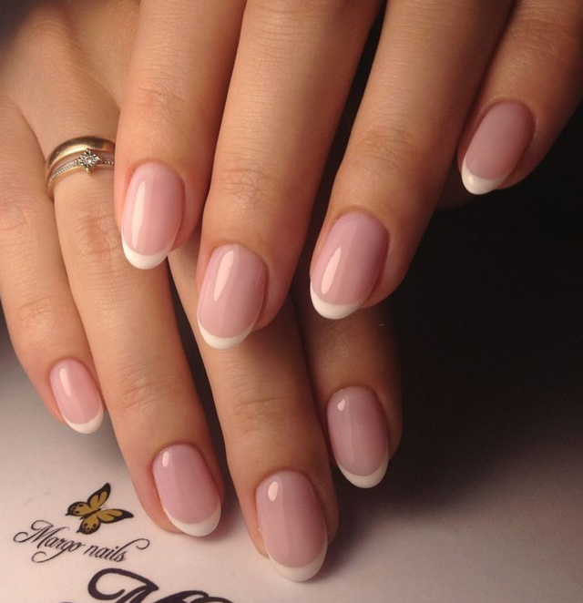 unhas almond francesinha com flor