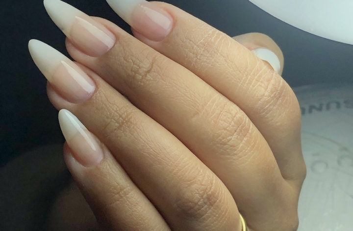 Unhas amendoadas decoradas