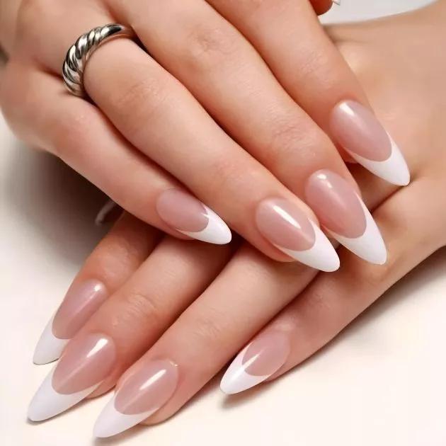Unhas postiças amendoadas