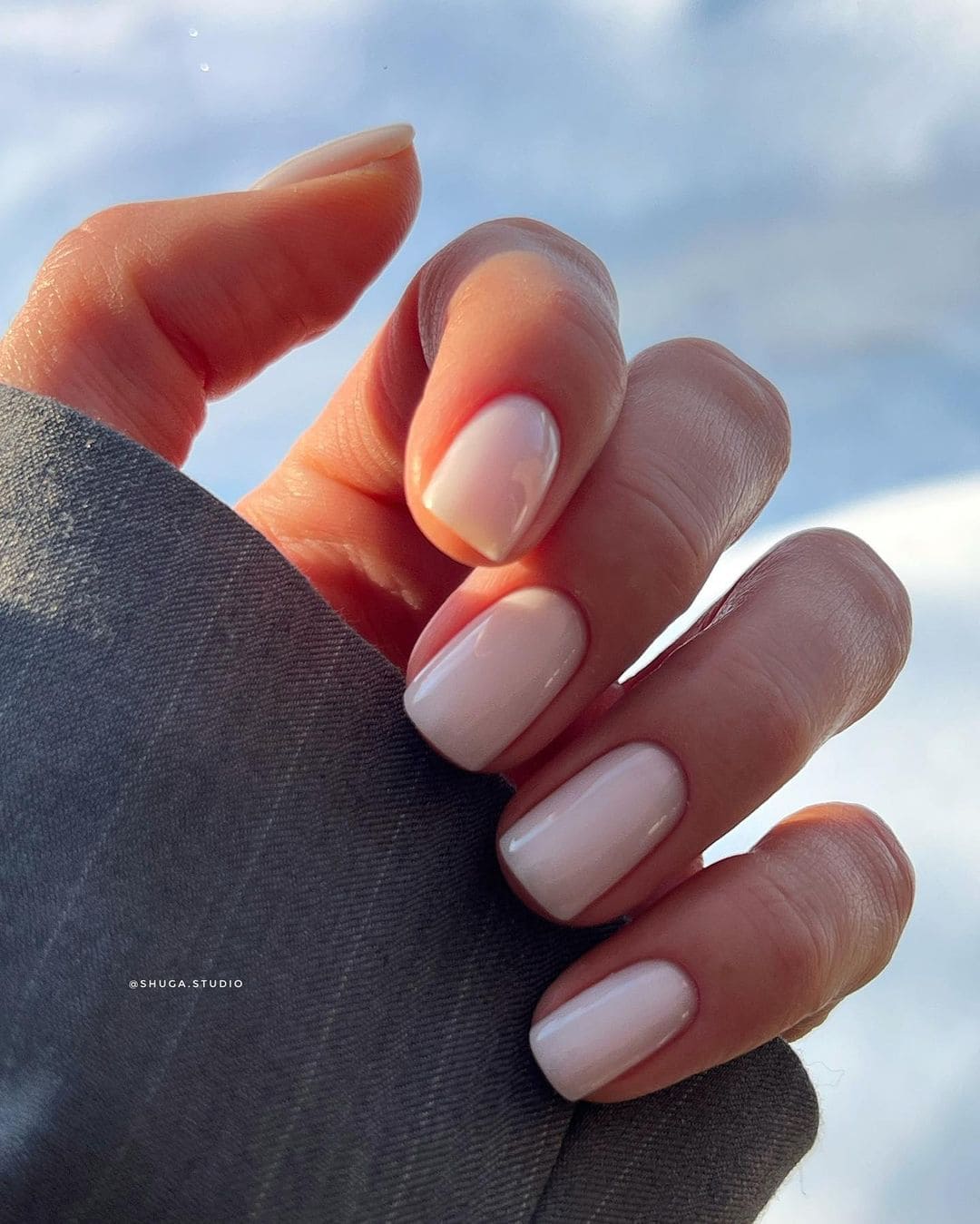 unhas curtas estilo clean