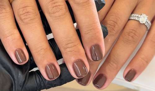 unhas curtas com francesinha