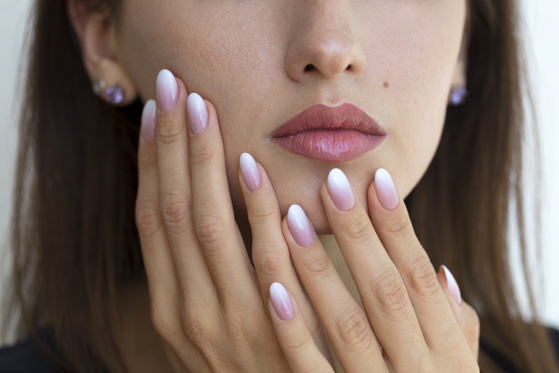 unhas de gel simples e delicadas