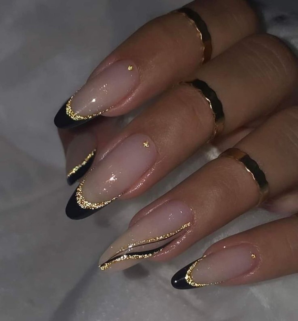 manutenção unhas de gel preta