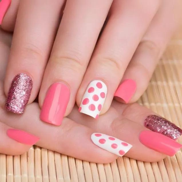 unhas decoradas rosa fosco