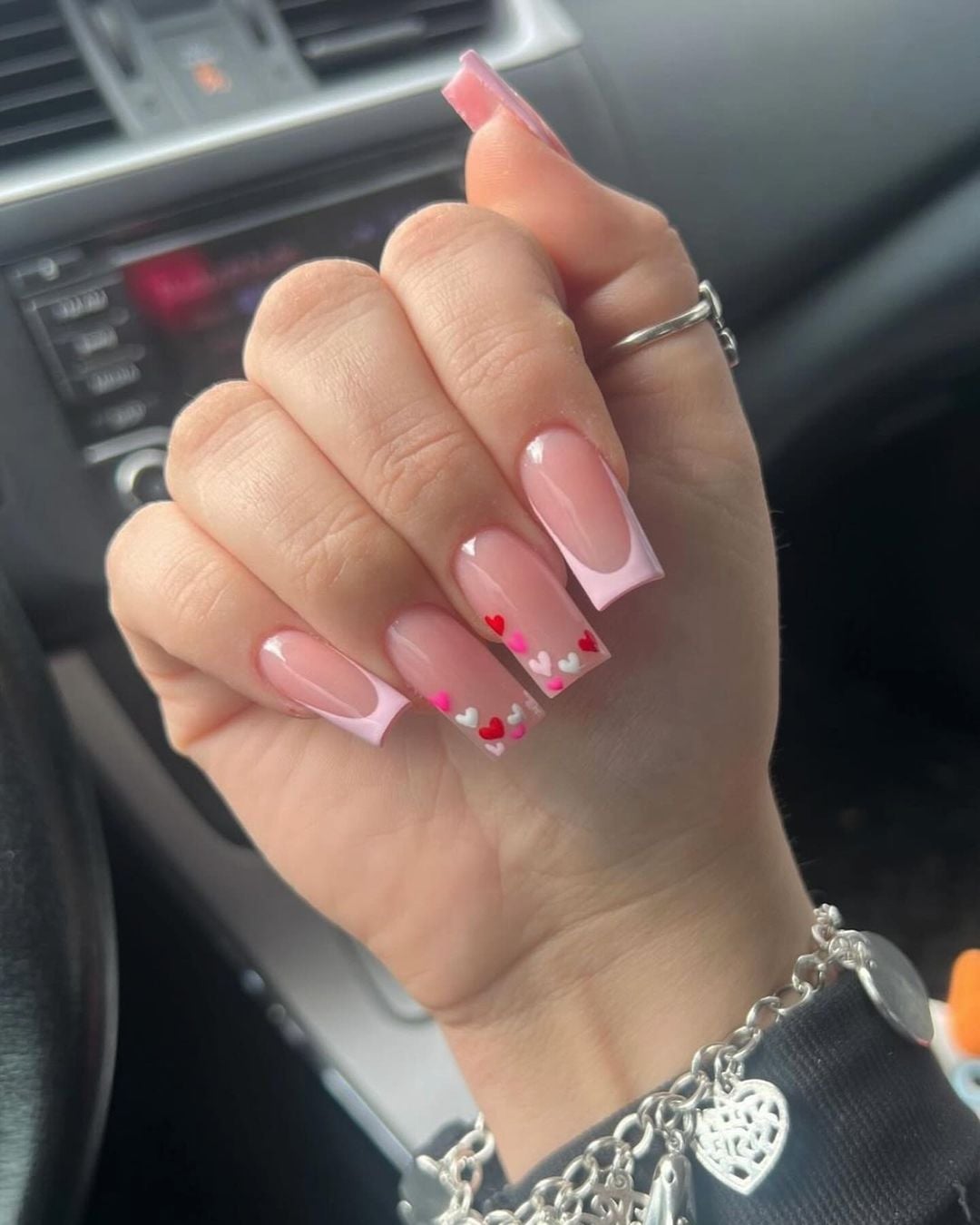 unhas decoradas rosa amendoada