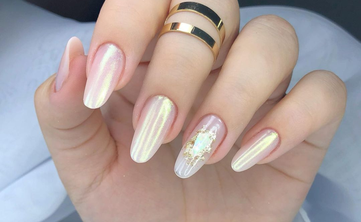 unhas ovais sofisticadas