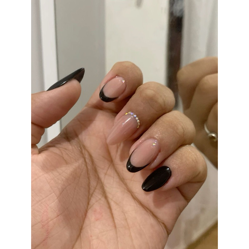 unhas pretas francesinha