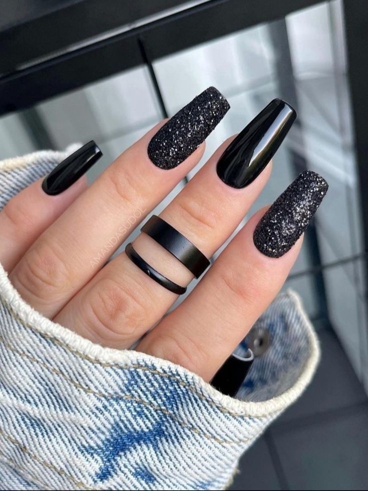 unhas pretas francesinha