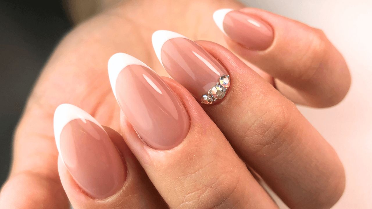 unhas minimalistas e elegantes