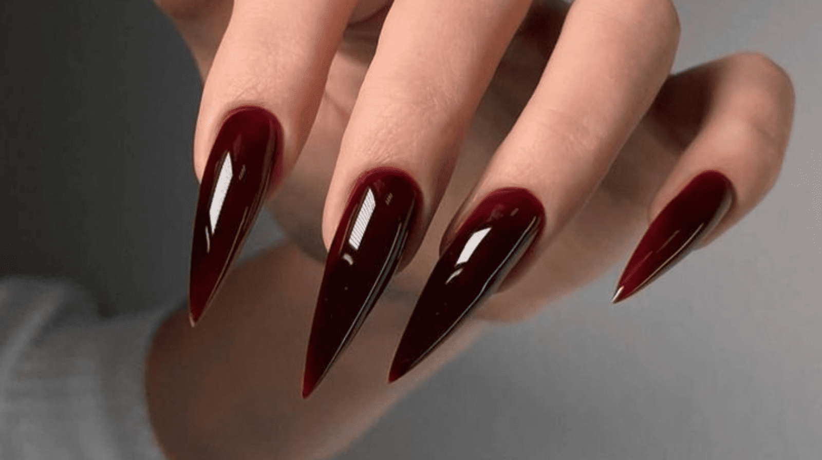 unha stiletto decorada