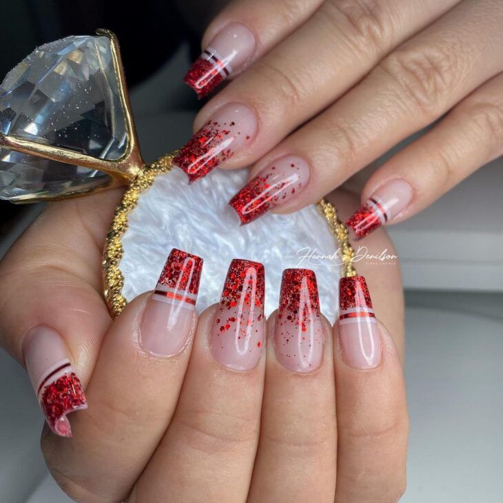 unhas de gel vermelhas decoradas