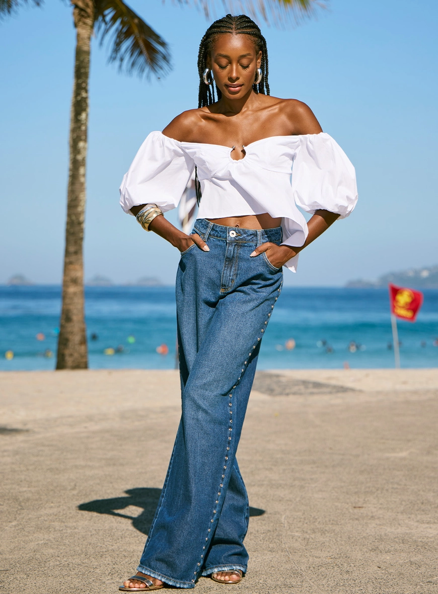 Calça wide leg com tênis