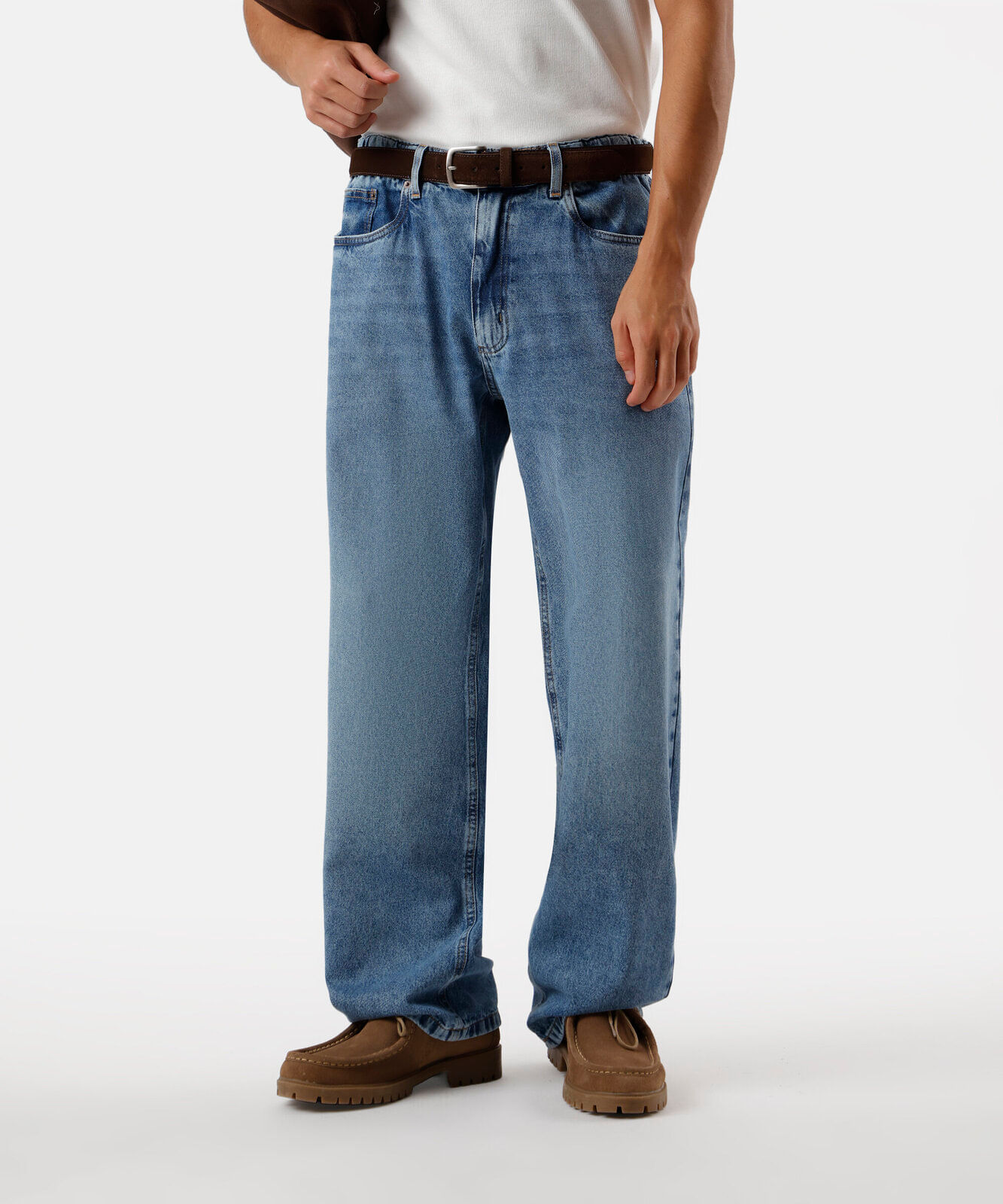 calça jeans mom wide leg