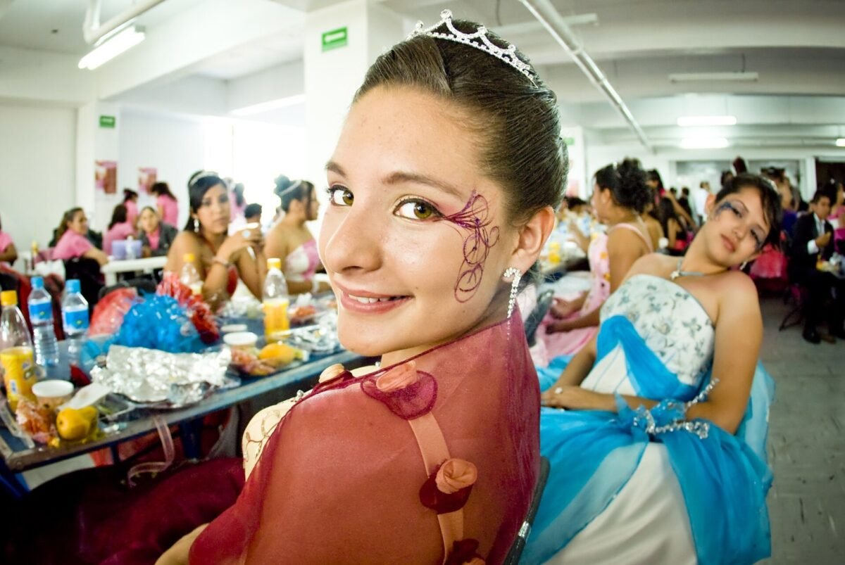 Ya dieron inicio las inscripciones y los ensayos; ya se prepara la logística para que regresen ¡las Quinceañeras del Distrito Federal! Espéralas en Ab