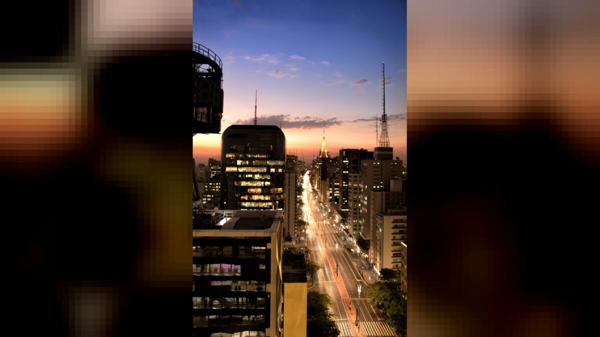 Uma praia artificial será instalada na esplanada do Centro Cultural Fiesp, na Avenida Paulista.