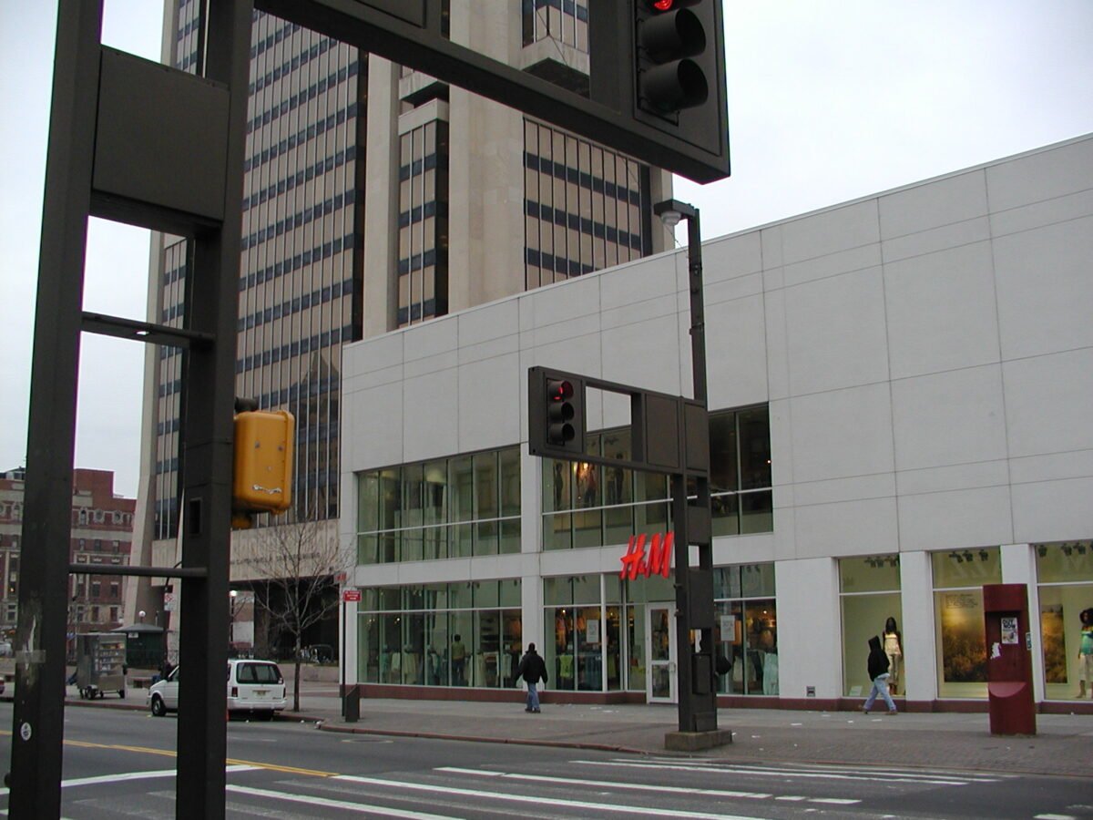 H&M
