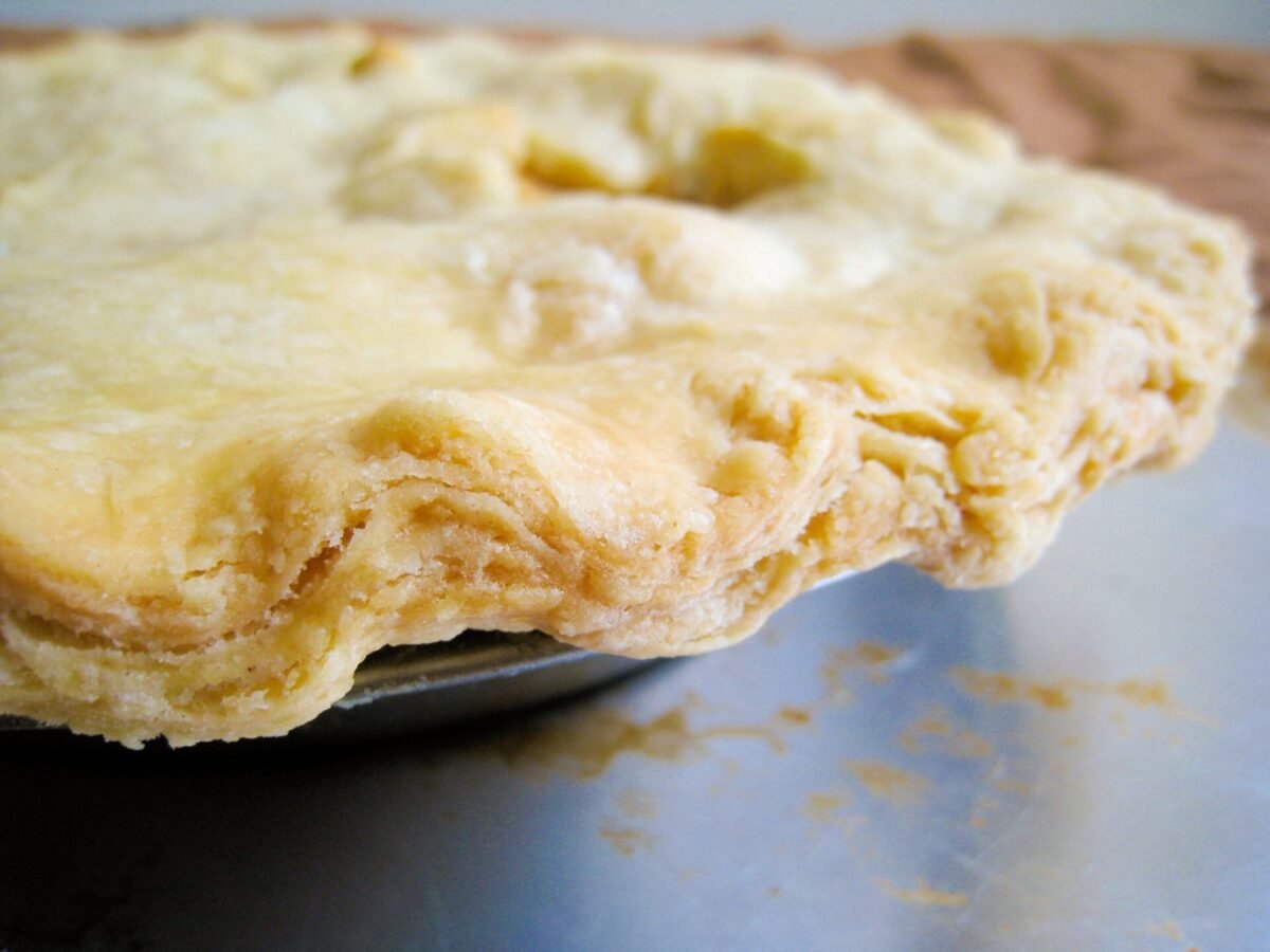 Manteiga bem gelada é o segredo para massa de torta mais folhada Manteiga bem gelada é o segredo para massa de torta mais folhada