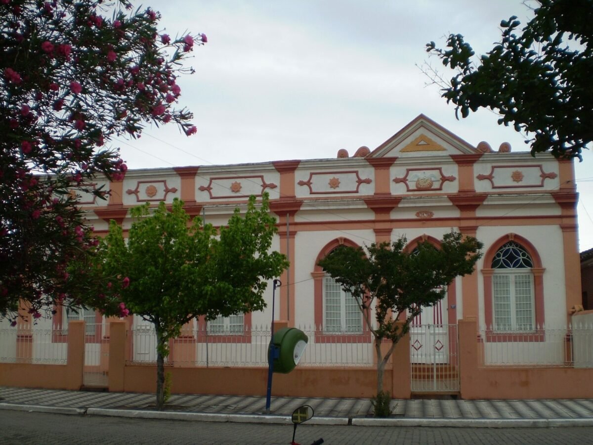 Uma unidade de diálise em Santa Vitória do Palmar reduziu o deslocamento de pacientes até Pelotas.