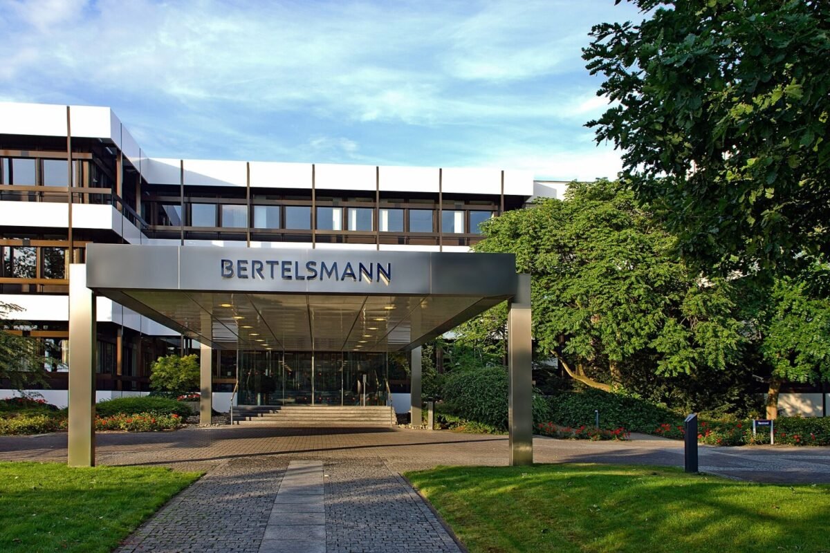 Yduqs e Afya anunciam união; ações reagem e Cogna recua 5,22% Bertelsmann