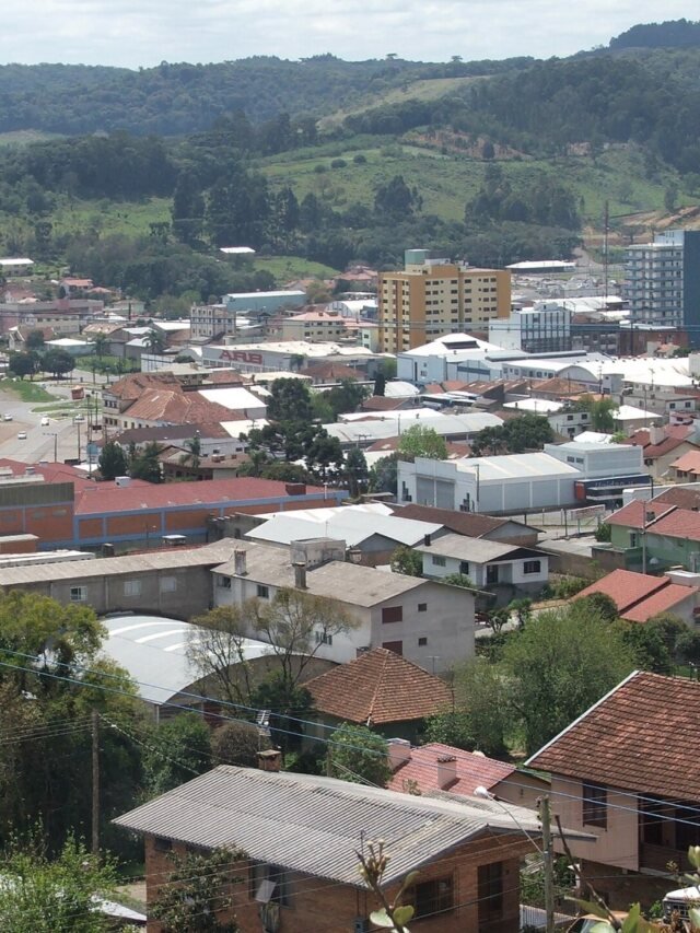 Chuvas no RS deixam seis mortos e levam à retirada de 170 moradores