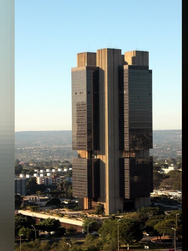 Selic cai a 13,75%, mas empresas ainda enfrentam dívida recorde